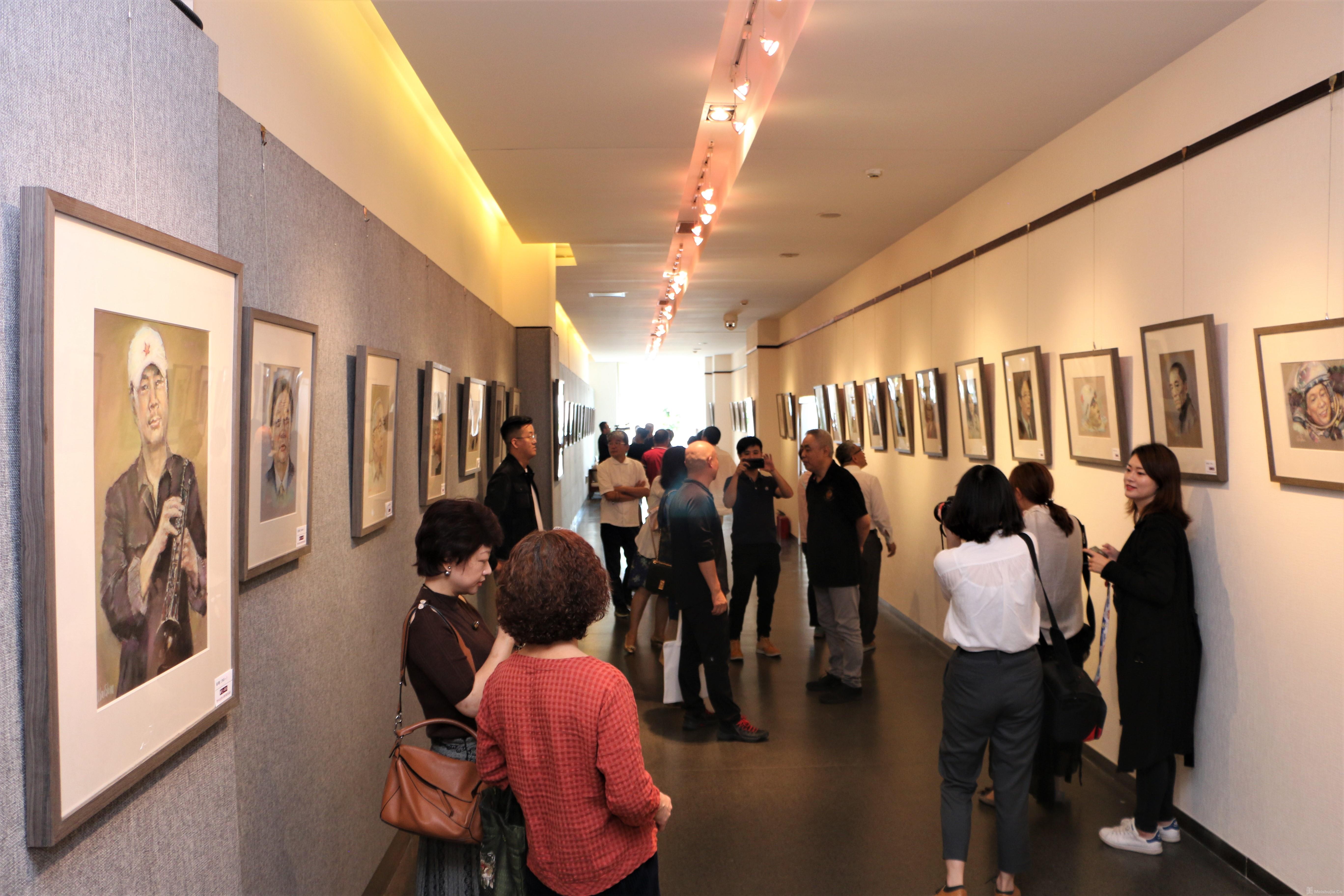 “时代的面孔——曹小山色粉人物肖像作品展”在京举行