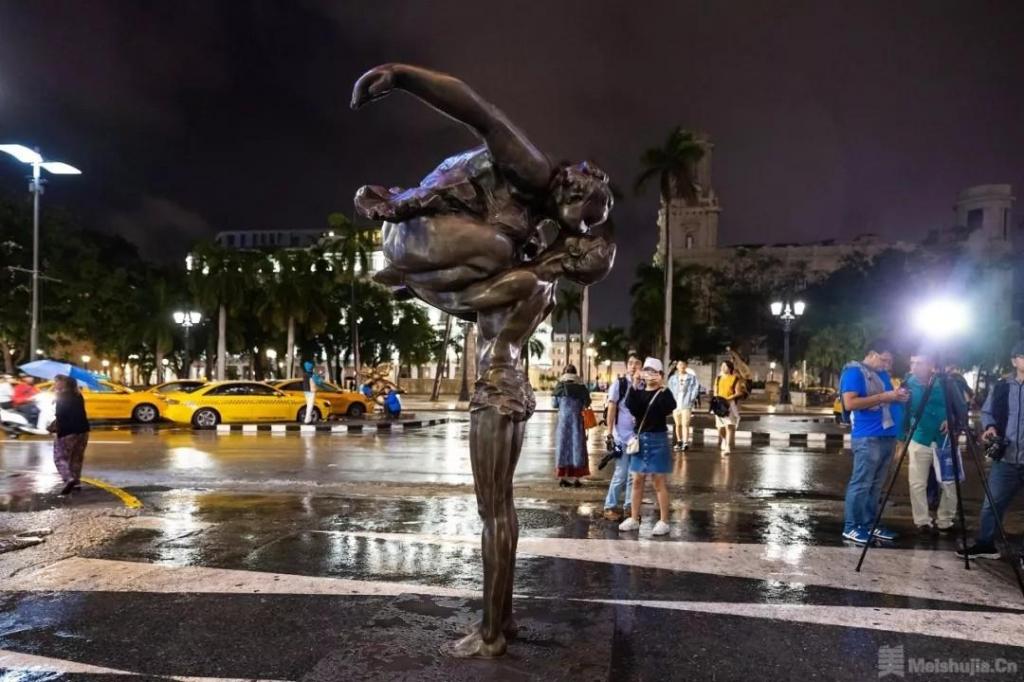 许鸿飞雕塑世界巡展古巴站 （第36站）亮相哈瓦那
