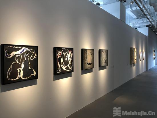 “致敬传统·当代纸艺术作品巡展”开幕式在南京举行